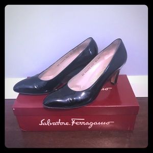 Salvatori Ferragamo size 8 1/2 black leather shoes